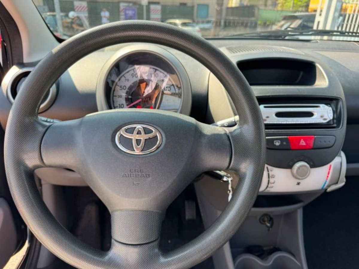 Toyota Aygo 1.0 12V VVT-i 3 porte (13)
