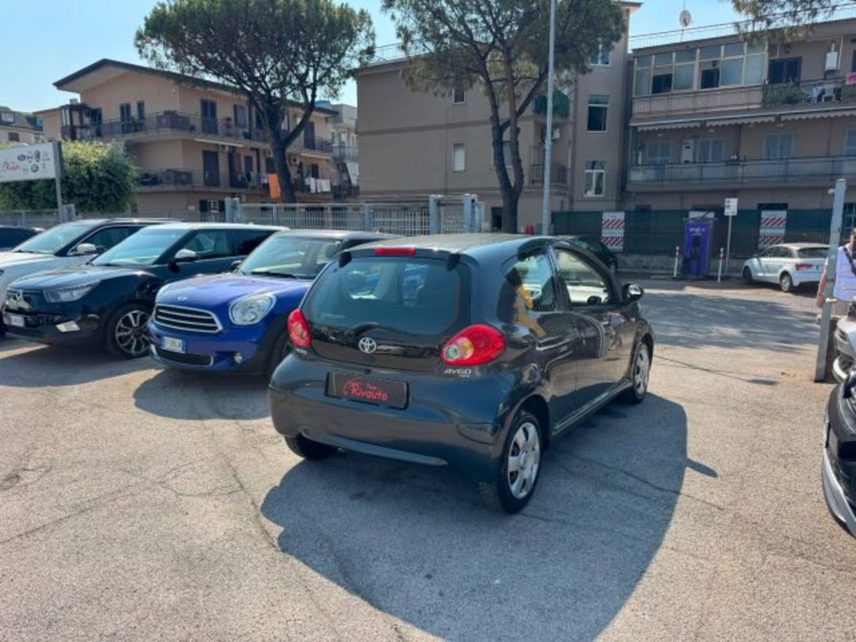 Toyota Aygo 1.0 12V VVT-i 3 porte (4)