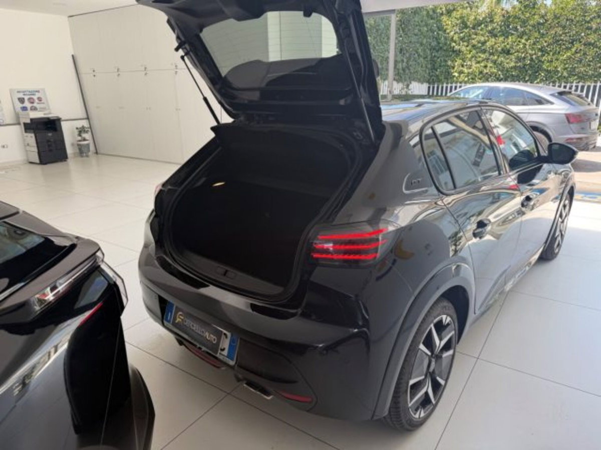 Peugeot 208 51 kWh GT (14)