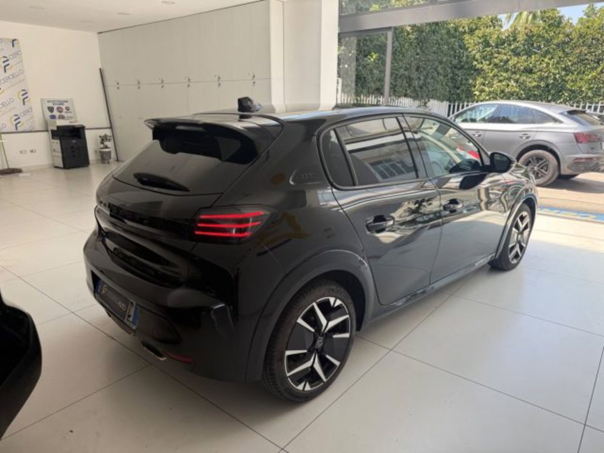 Peugeot 208 51 kWh GT (9)