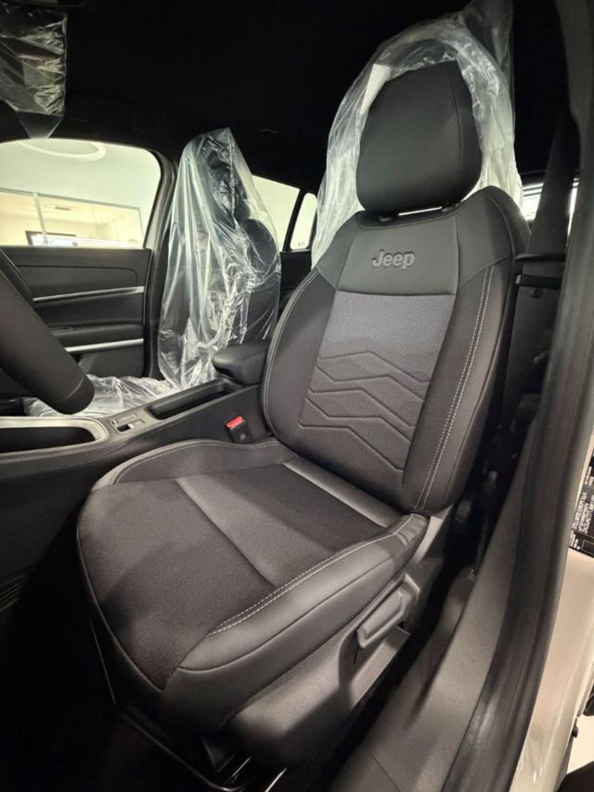 Jeep Avenger 1.2 turbo Summit fwd 100cv (8)
