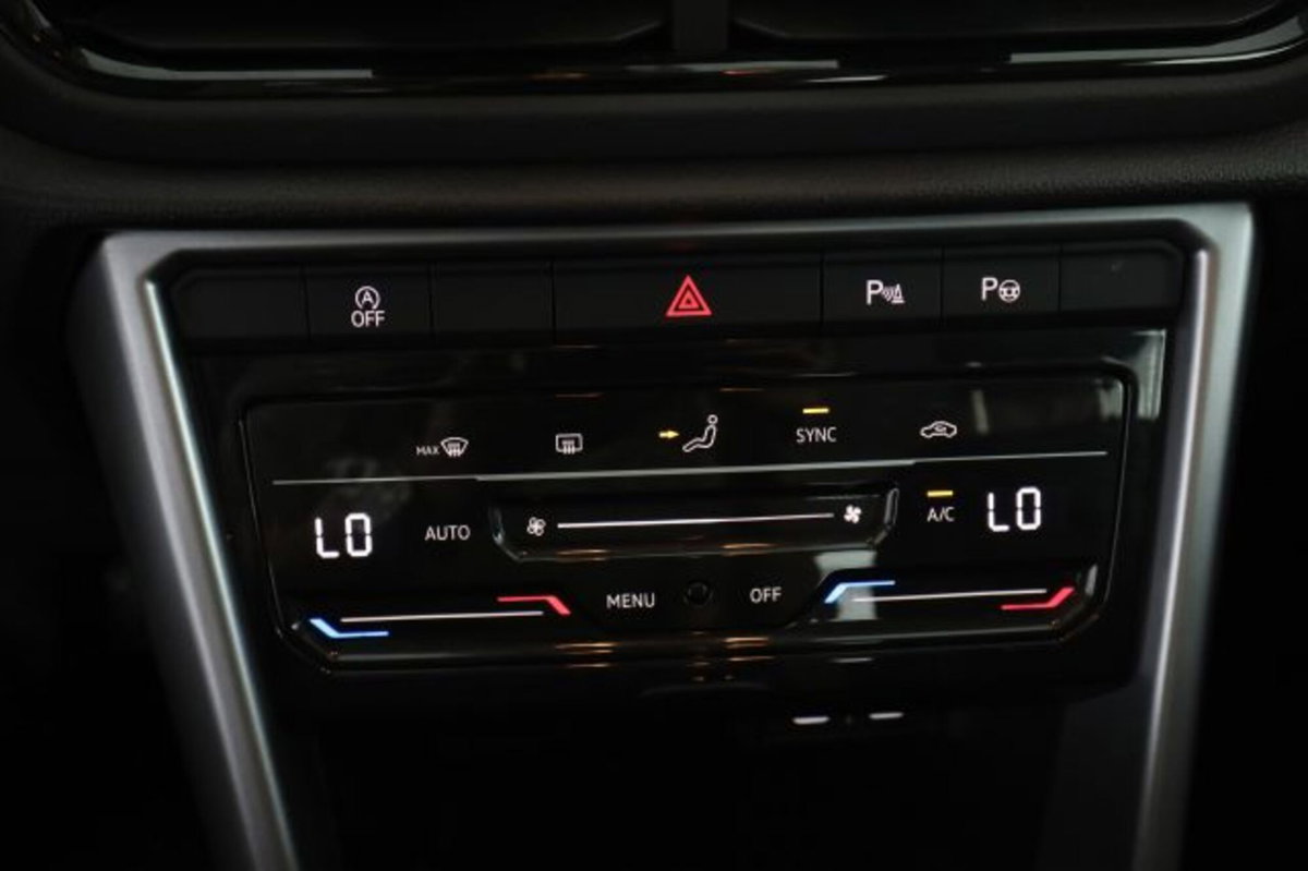 Volkswagen T-Roc 1.5 tsi Life dsg (13)