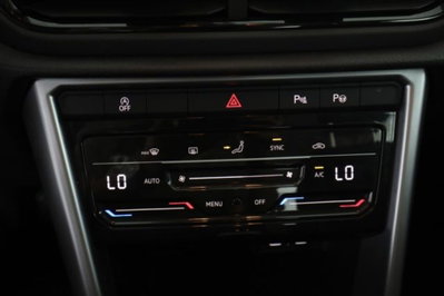 Volkswagen T-Roc 1.5 tsi Life dsg (13)