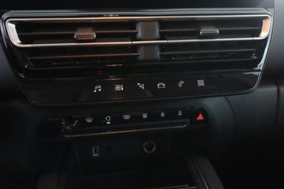 Citroen C5 Aircross 1.2 hybrid Plus 136cv e-dcs6 (13)