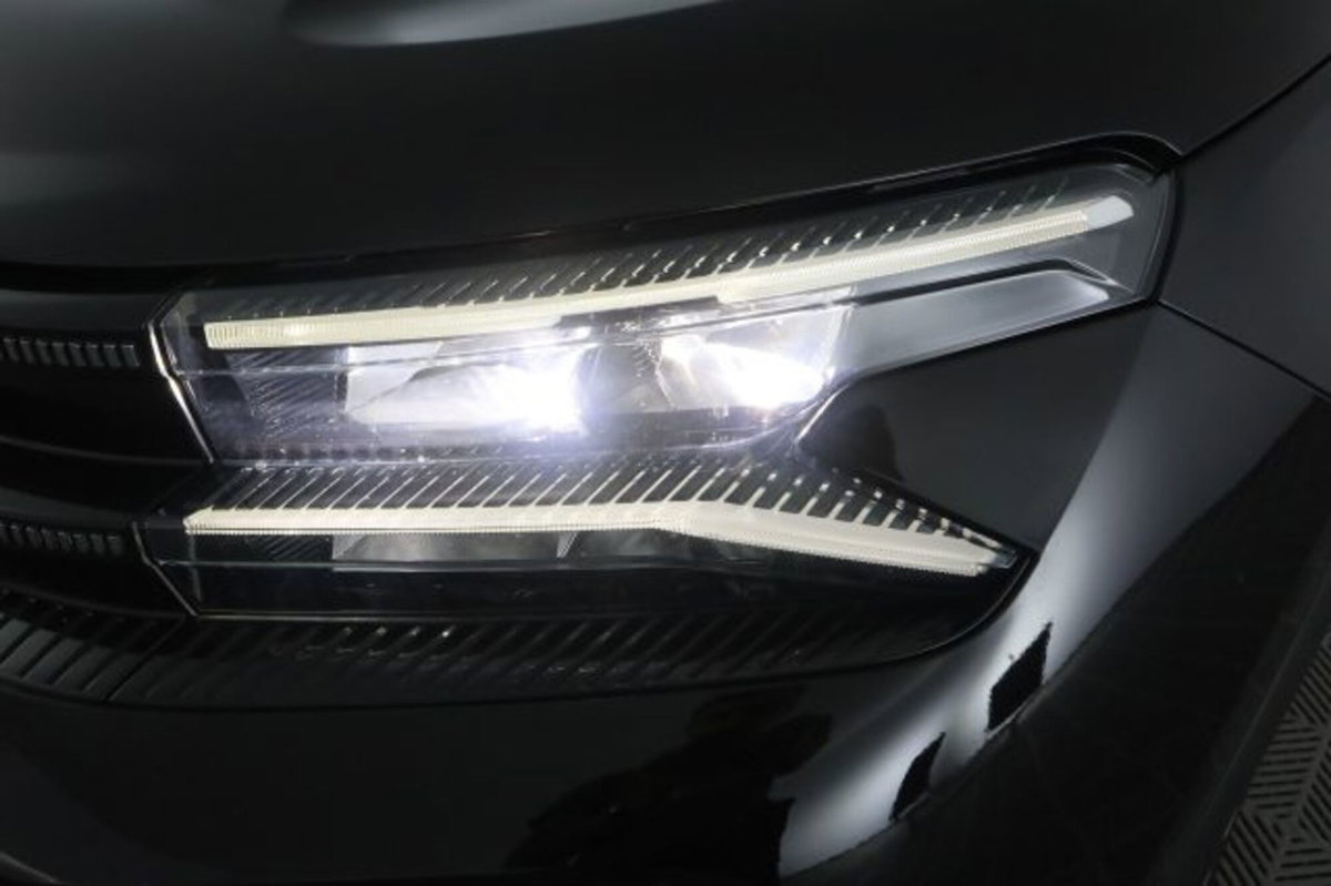 Citroen C5 Aircross 1.2 hybrid Plus 136cv e-dcs6 (9)