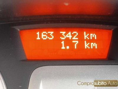 Renault Clio 1.2 16V 5 porte GPL 20th Anniversario (15)