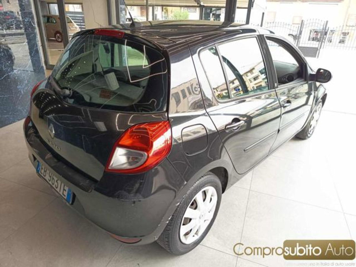 Renault Clio 1.2 16V 5 porte GPL 20th Anniversario (5)