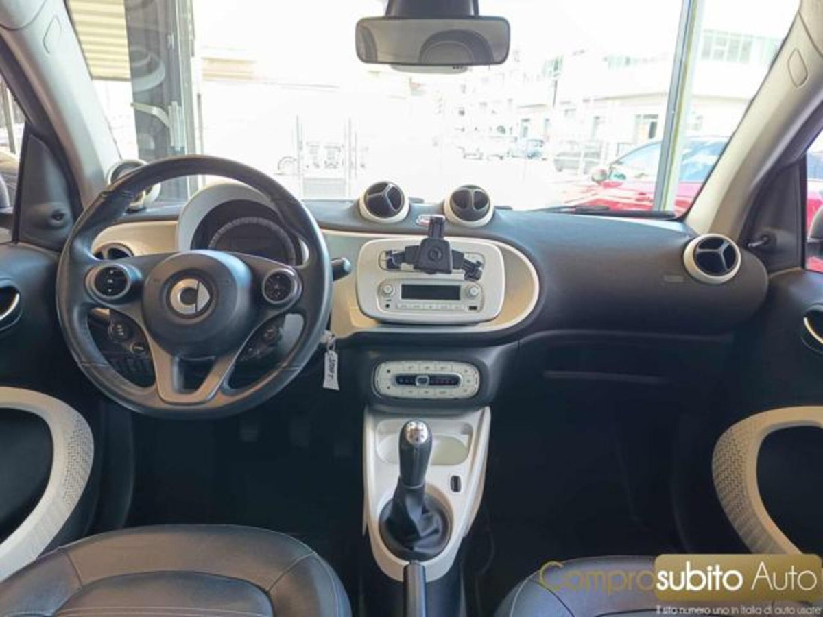 smart Fortwo 1000 52 kW MHD coupé pure (12)