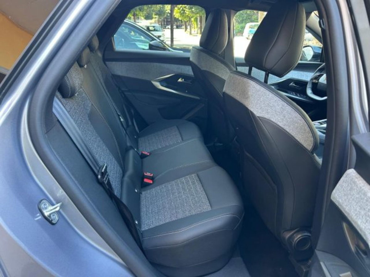 Peugeot 3008 1.2 hybrid Allure Business 145cv e-dcs6 (12)