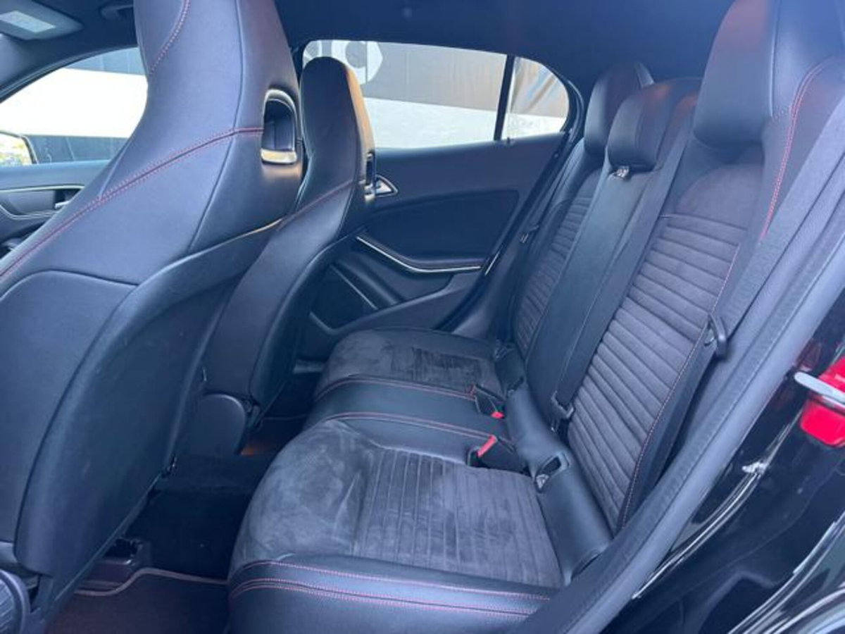 Mercedes-Benz GLA SUV 220 d Automatic 4Matic Premium (10)