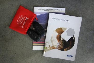 Ford Kuga 2.5 Plug In Hybrid 225 CV CVT 2WD ST-Line (18)