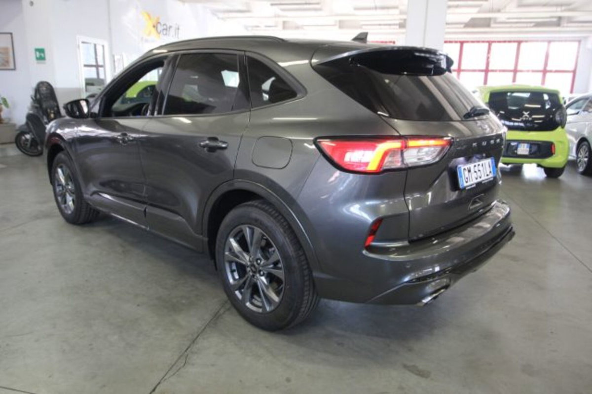 Ford Kuga 2.5 Plug In Hybrid 225 CV CVT 2WD ST-Line (4)