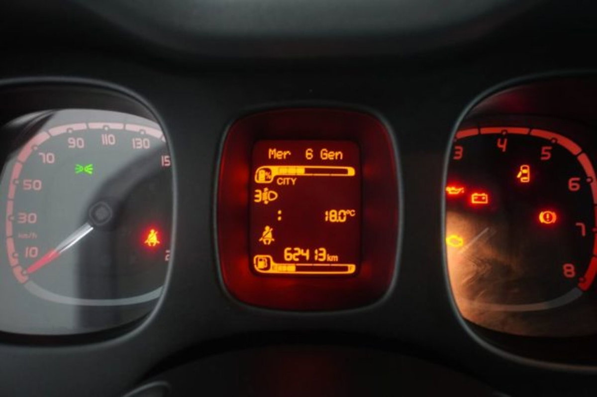 Fiat Panda 1.0 FireFly S&S Hybrid City Cross (14)