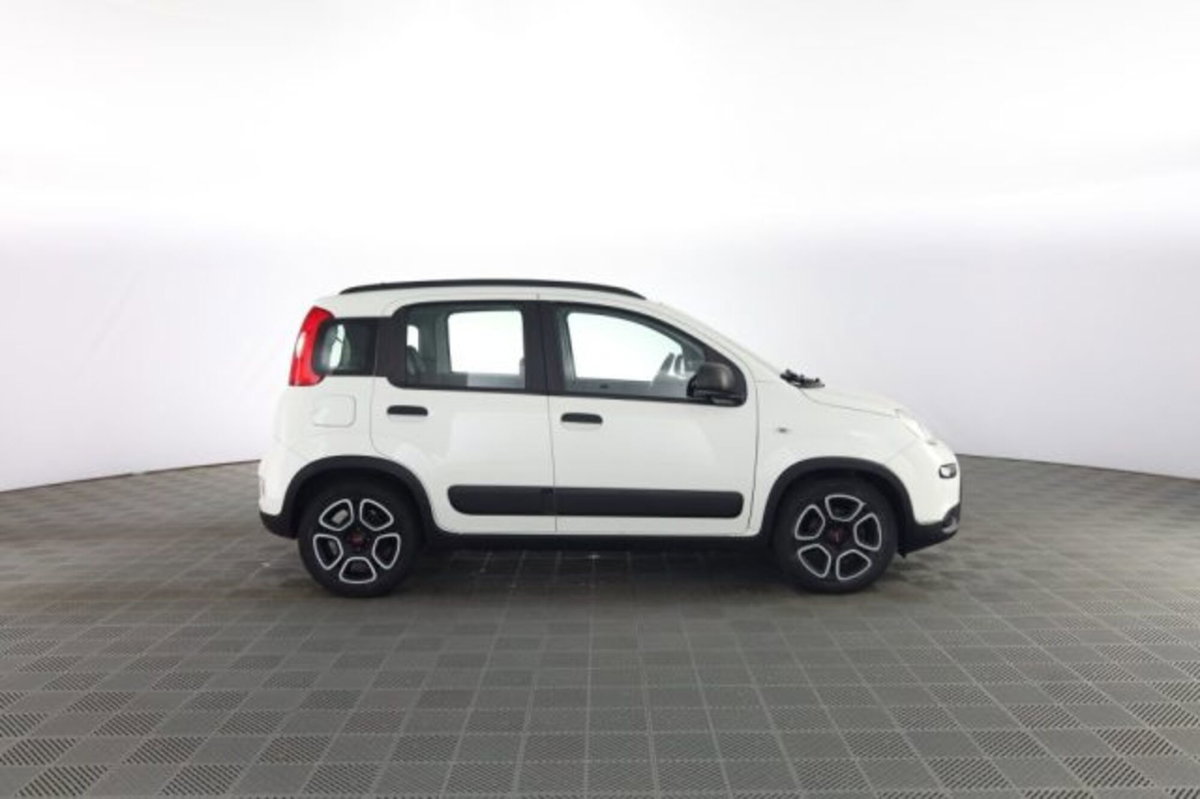 Fiat Panda 1.0 FireFly S&S Hybrid City Cross (3)