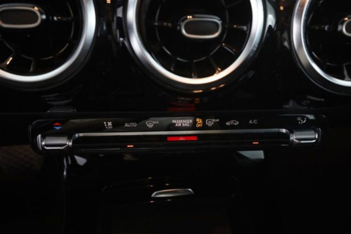 Mercedes-Benz Classe A 180 d Automatic Business (13)
