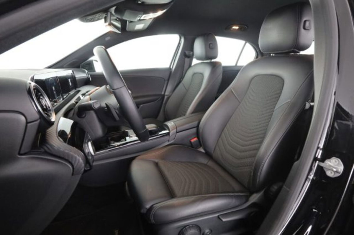 Mercedes-Benz Classe A 180 d Automatic Business (2)