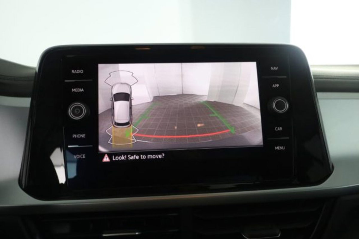 Volkswagen T-Roc 1.5 tsi Life dsg (12)