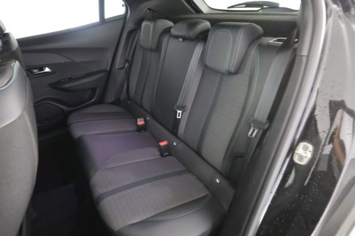 Peugeot 2008 PureTech 100 S&S Allure (3)