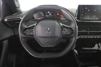 Peugeot 2008 PureTech 100 S&S Allure (5)