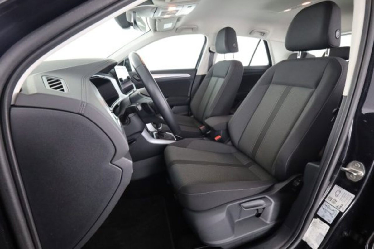 Volkswagen T-Roc 1.5 tsi Life dsg (2)