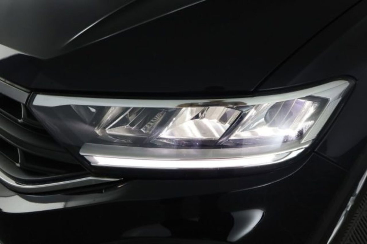 Volkswagen T-Roc 1.5 tsi Life dsg (9)