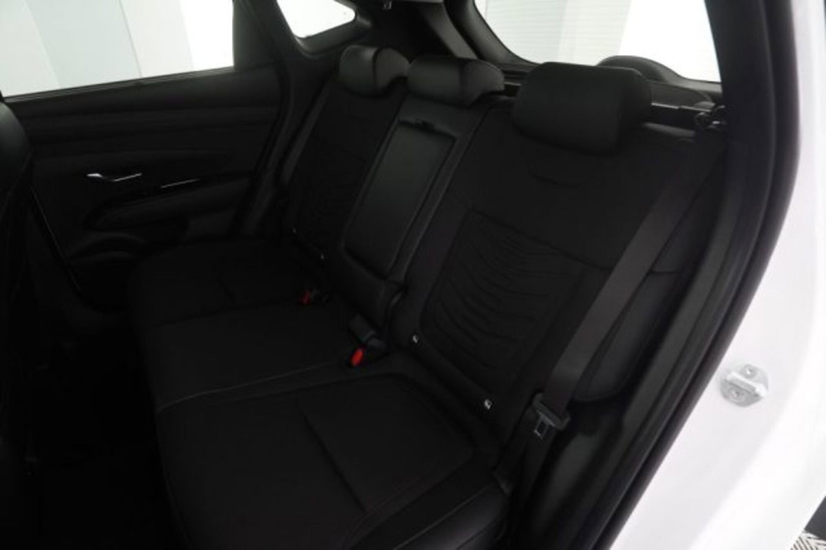 Hyundai Tucson 1.6 hev Exellence 4wd auto (11)