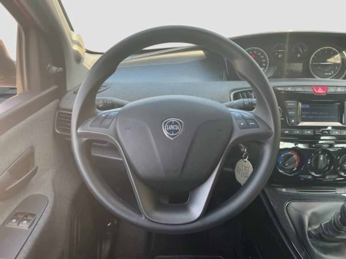 Lancia Ypsilon 1.0 FireFly 5 porte S&S Hybrid Ecochic A. Ferretti (12)