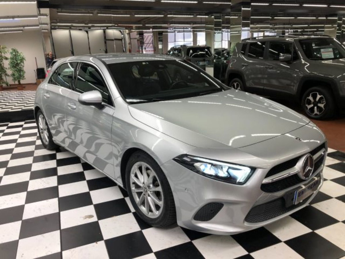 Mercedes-Benz Classe A Sedan 180 d Automatic 4p. Sport (2)