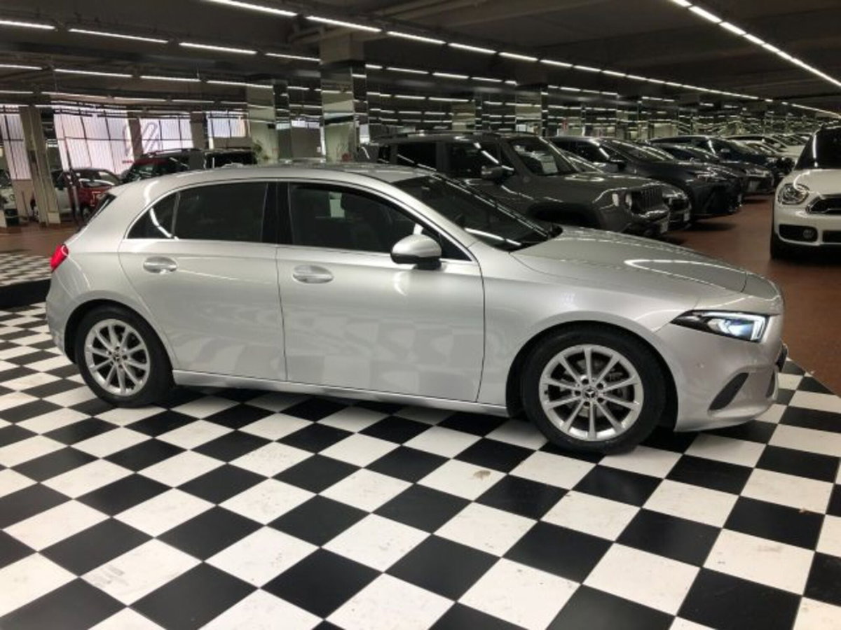 Mercedes-Benz Classe A Sedan 180 d Automatic 4p. Sport (6)