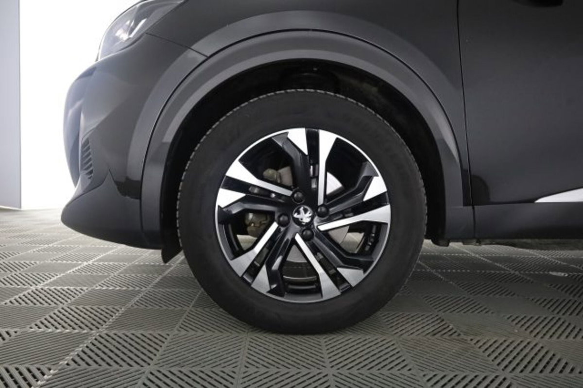 Peugeot 2008 PureTech 100 S&S Allure (8)