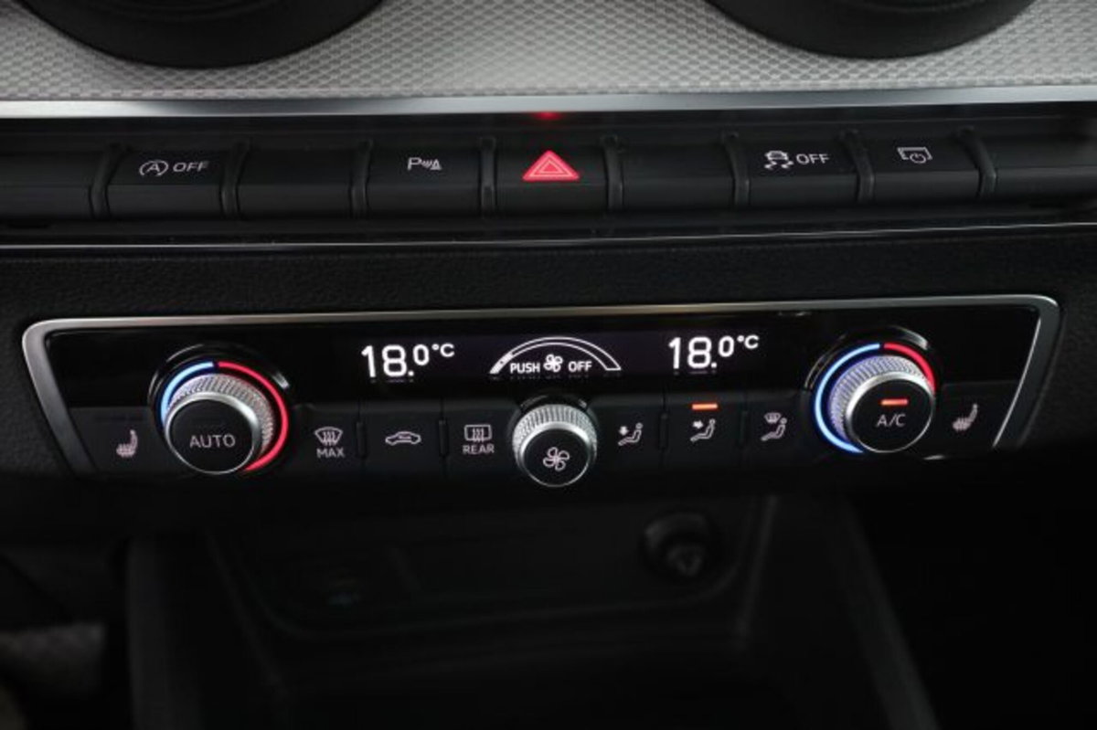 Audi Q2 Q2 35 TFSI S tronic Business (12)
