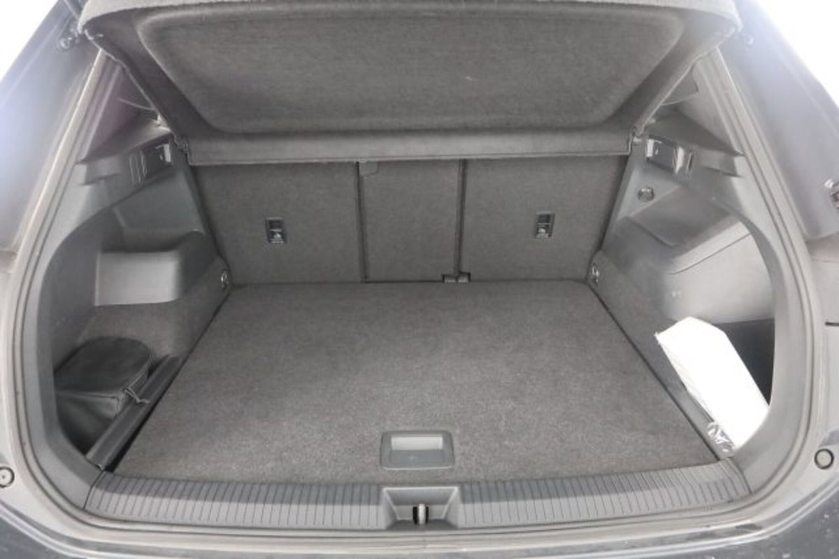 Volkswagen Tiguan 2.0 tdi R-Line 150cv dsg (6)