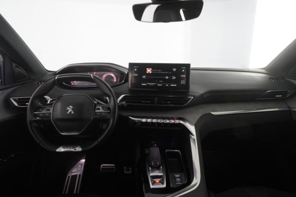 Peugeot 3008 BlueHDi 130 S&S EAT8 GT (12)