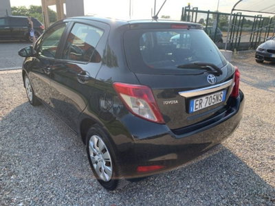 Toyota Yaris 1.0 5 porte Active (3)