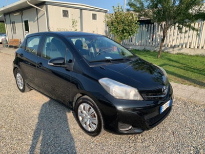 Toyota Yaris 1.0 5 porte Active (7)