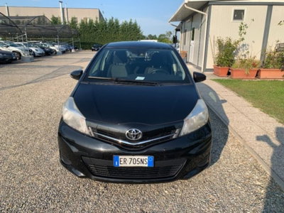Toyota Yaris 1.0 5 porte Active (8)