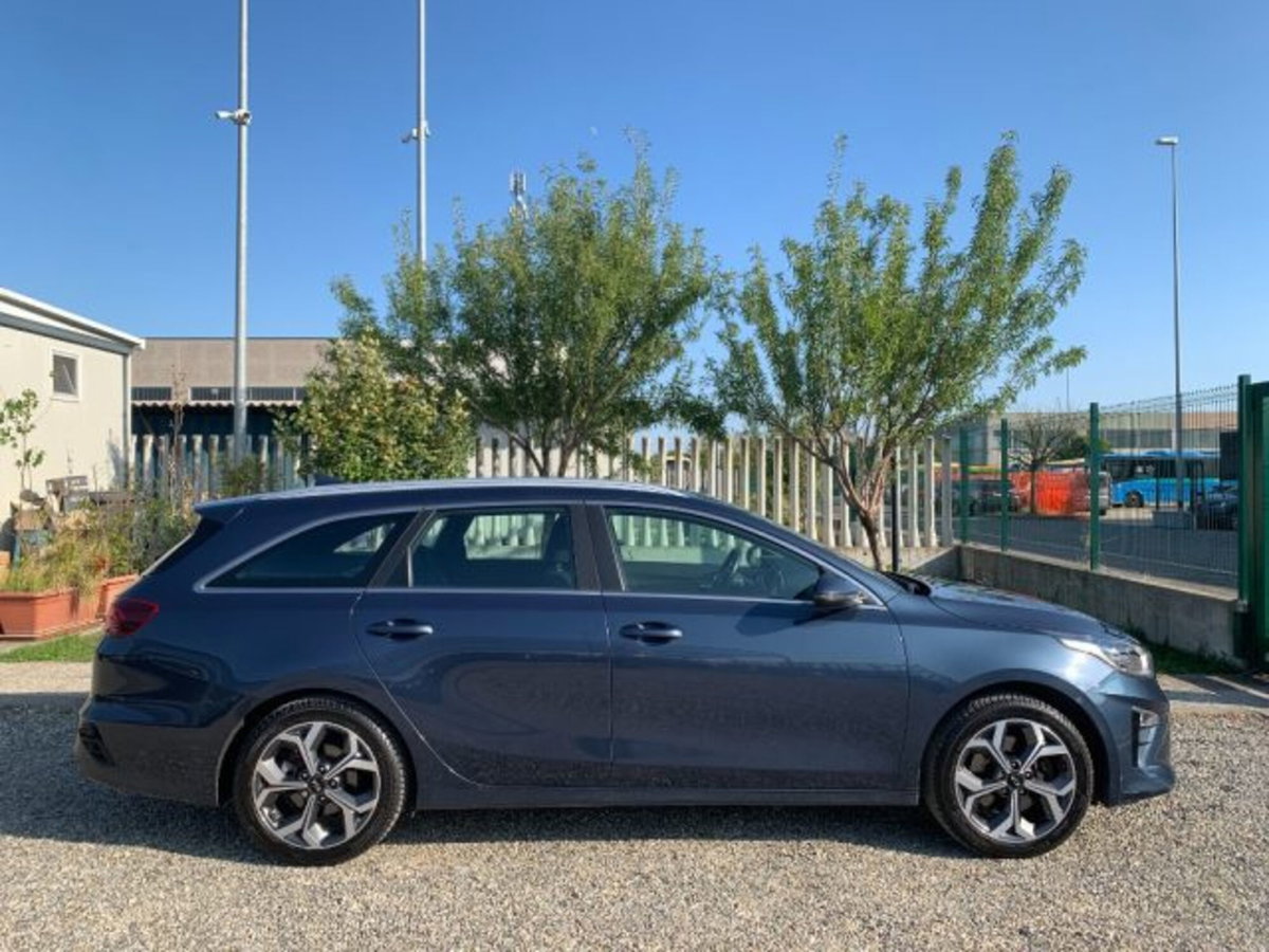 Kia Ceed Sport Wagon 1.4 MPi GPL SW Business Class (4)