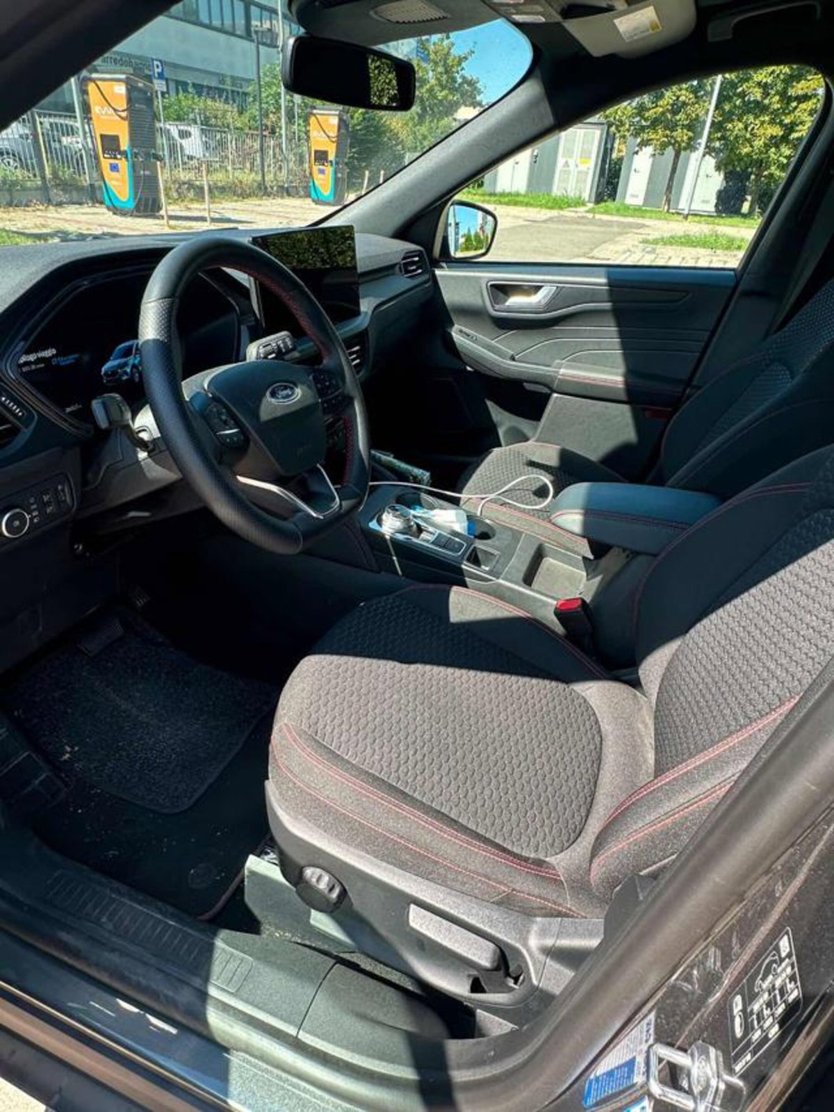 Ford Kuga 2.5 Full Hybrid 190 CV CVT 2WD ST-Line Design (10)
