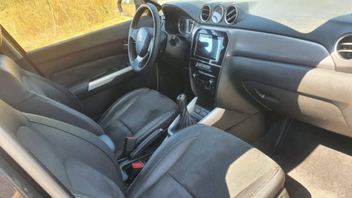Suzuki Vitara 1.6 VVT V-Top (9)