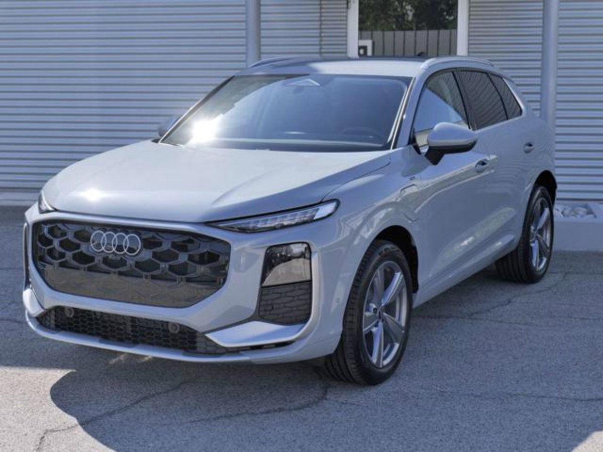 Audi Q3 1.5 e-hybrid S line edition 272cv s-tronic