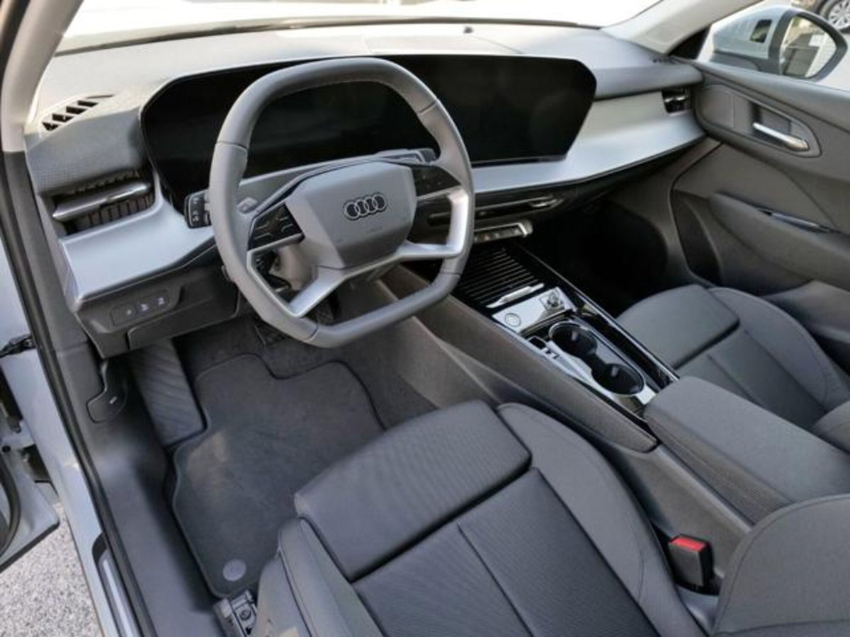 Audi Q3 1.5 e-hybrid S line edition 272cv s-tronic (6)