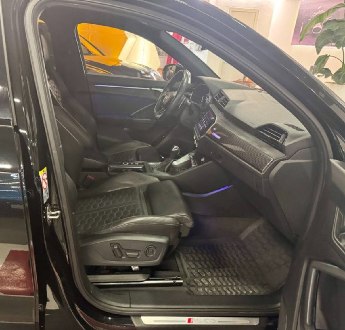 Audi RS Q3 2.5 quattro s-tronic (11)