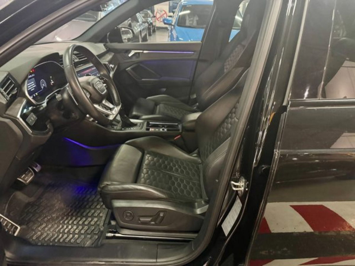 Audi RS Q3 2.5 quattro s-tronic (8)
