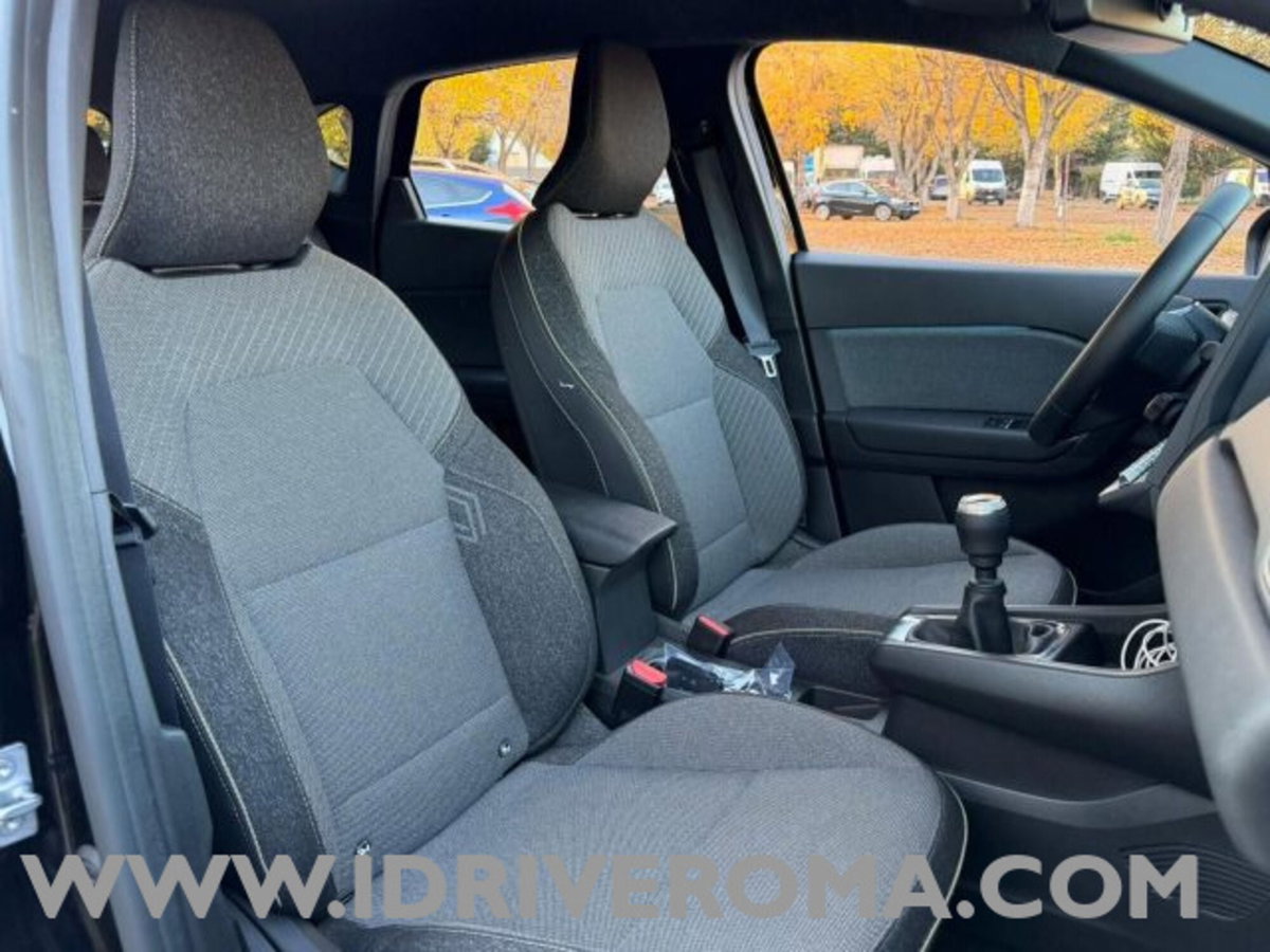 Renault Captur 1.0 tce Techno 90cv (10)