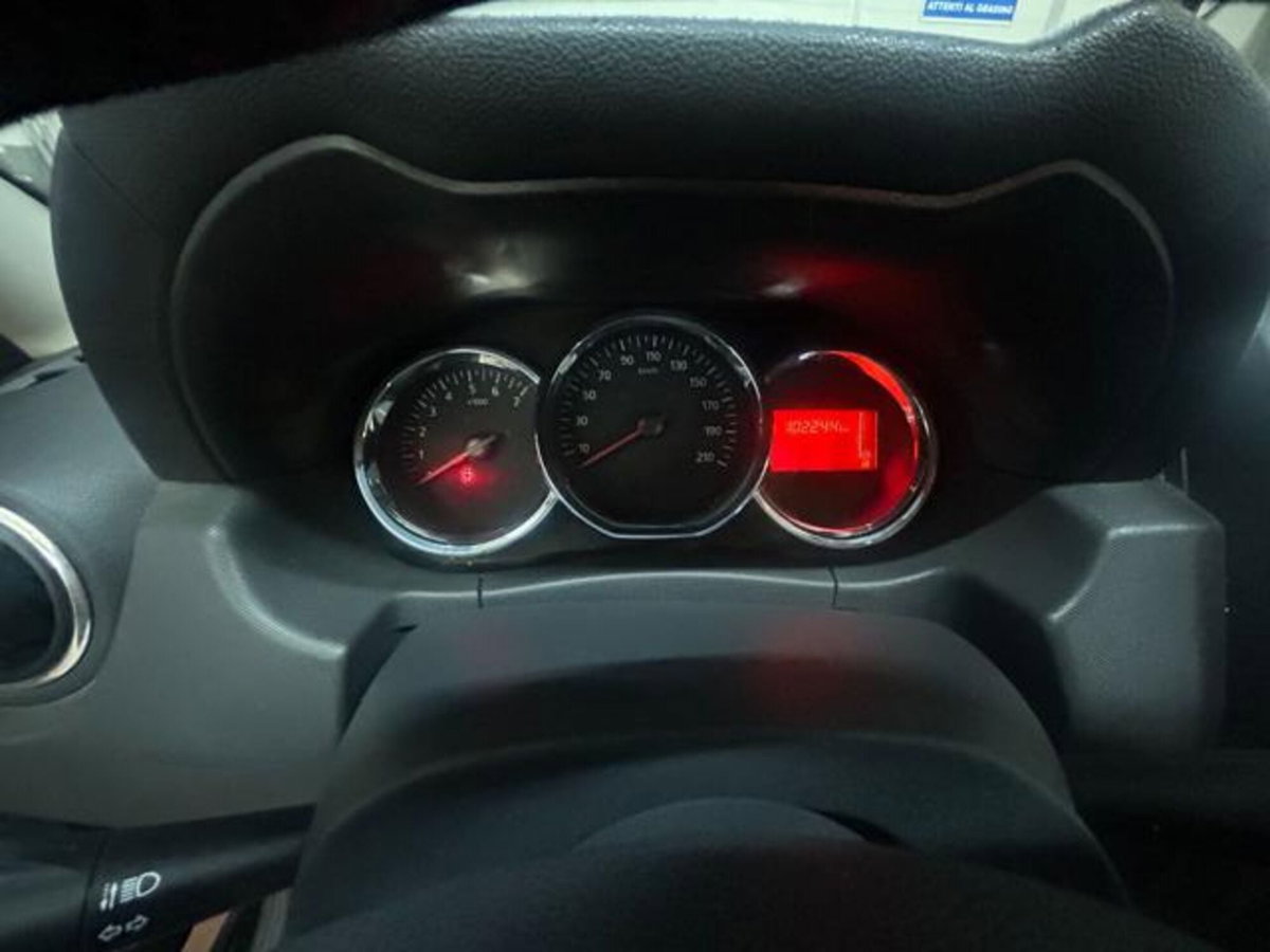 Dacia Duster 1.6 110CV 4x2 GPL Lauréate (9)