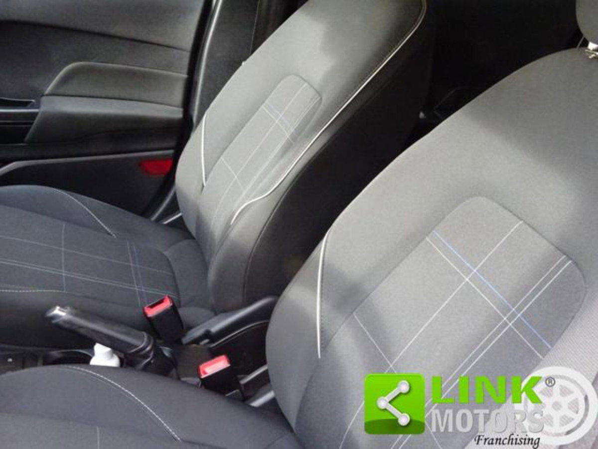 Ford Fiesta 1.5 TDCi 120 CV 5 porte Titanium (8)