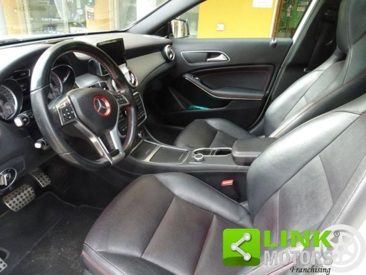 Mercedes-Benz GLA SUV 220 CDI Automatic 4Matic Premium (8)