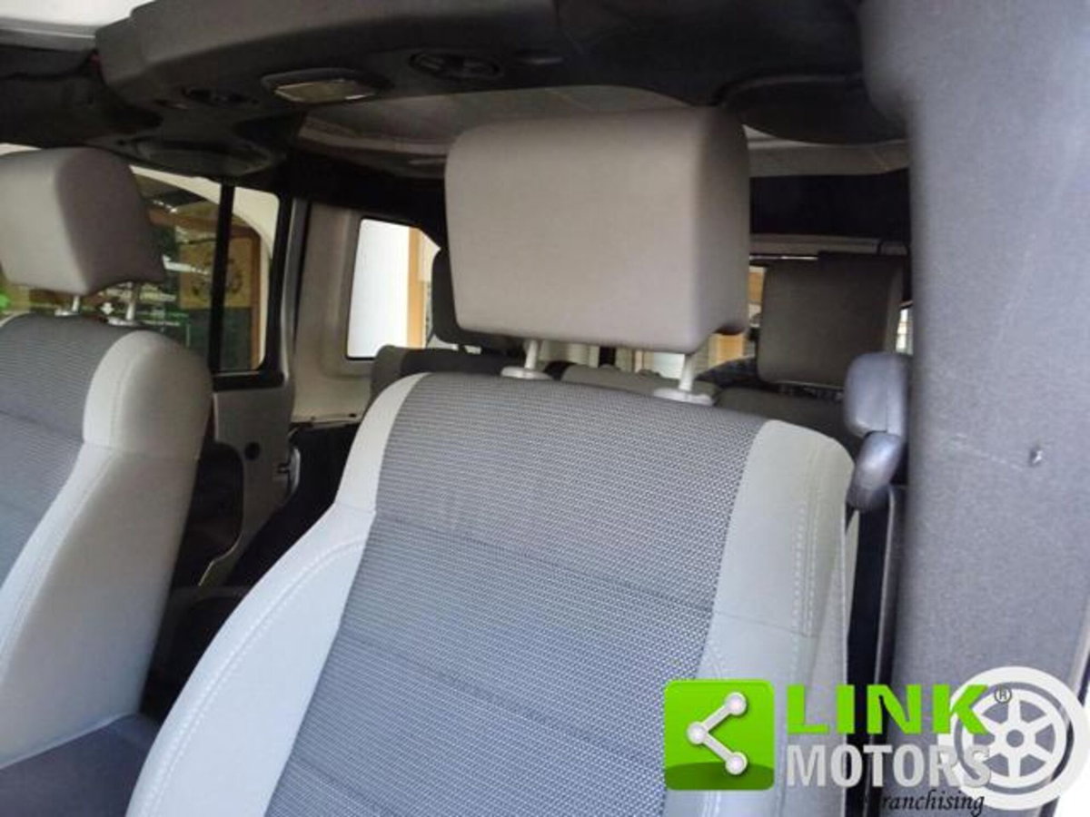 Jeep Wrangler Unlimited 2.8 CRD Sport (13)