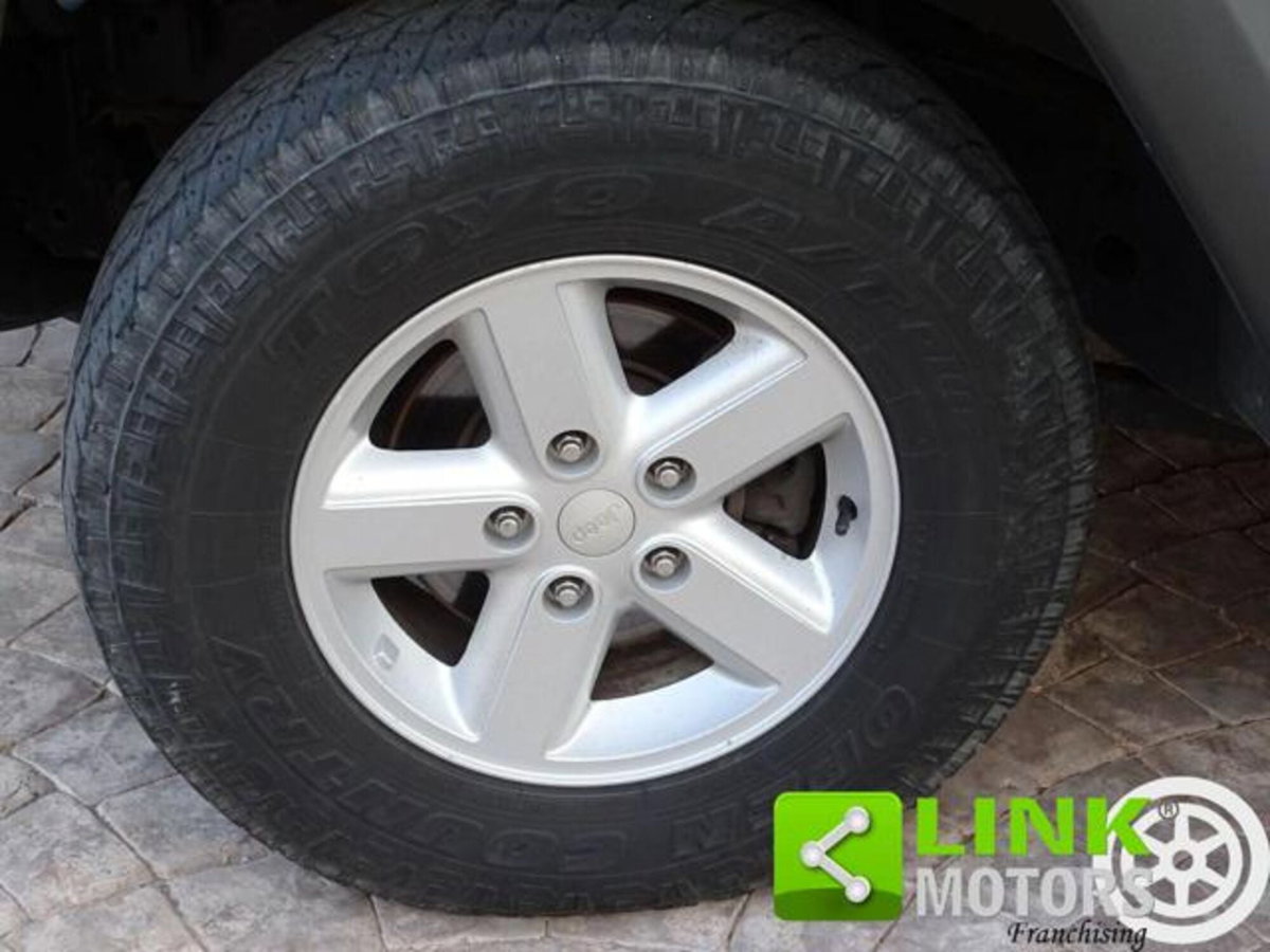 Jeep Wrangler Unlimited 2.8 CRD Sport (14)