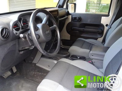 Jeep Wrangler Unlimited 2.8 CRD Sport (7)